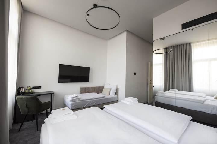 Room 16 of 41