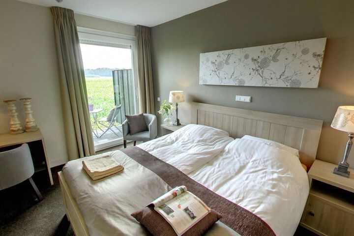 Room 5 of 37