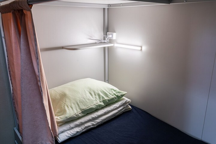 Room 28 of 83