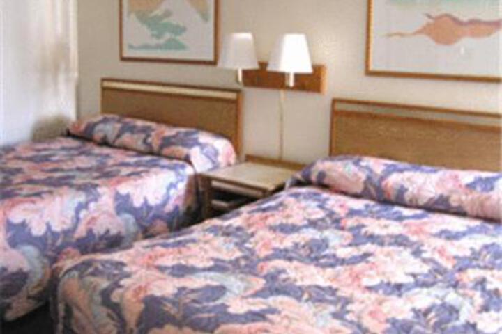 2 Double Beds (3 of 3)