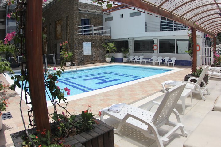 Pool Hotel