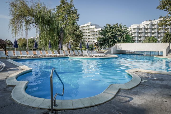 Hotel Pool