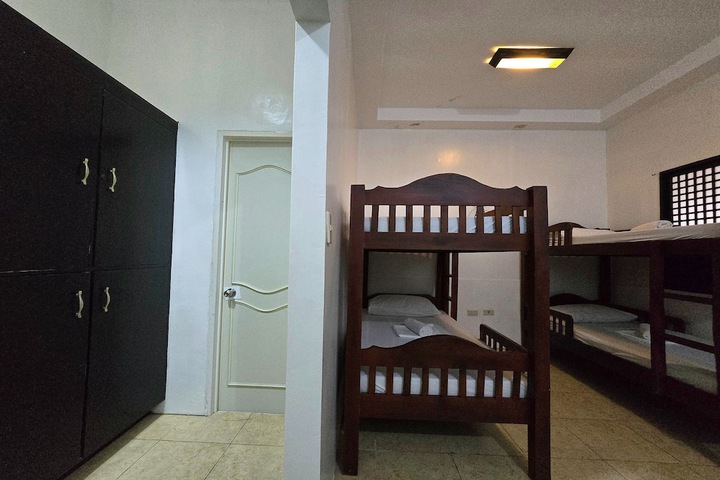 Room 31 of 80