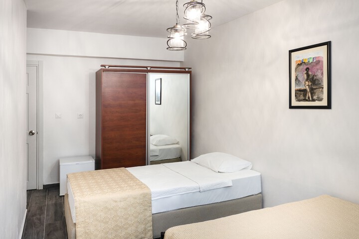 Room 12 of 51