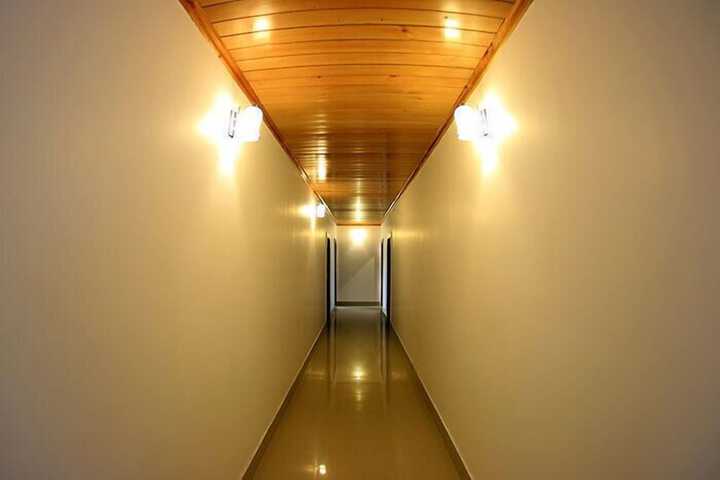 Ballroom/Hall 28 of 47