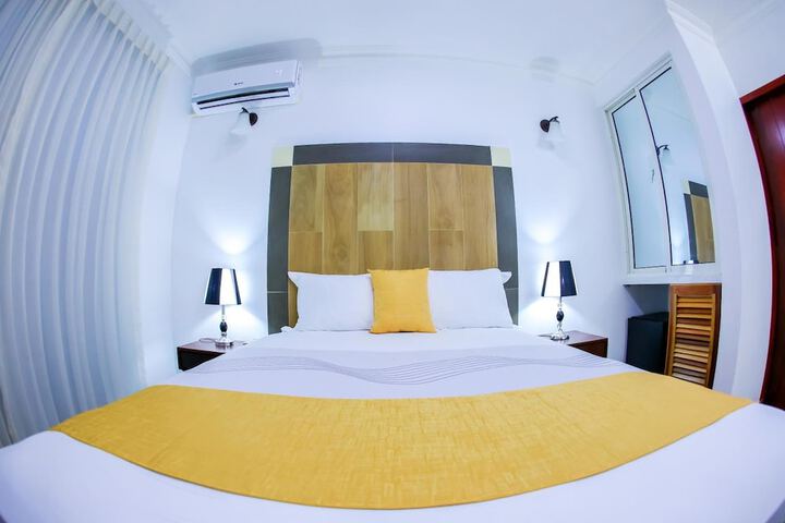 Room 17 of 37