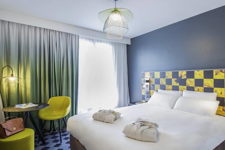 Room 21 of 132