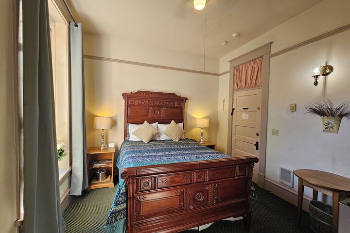 Room 47 of 103