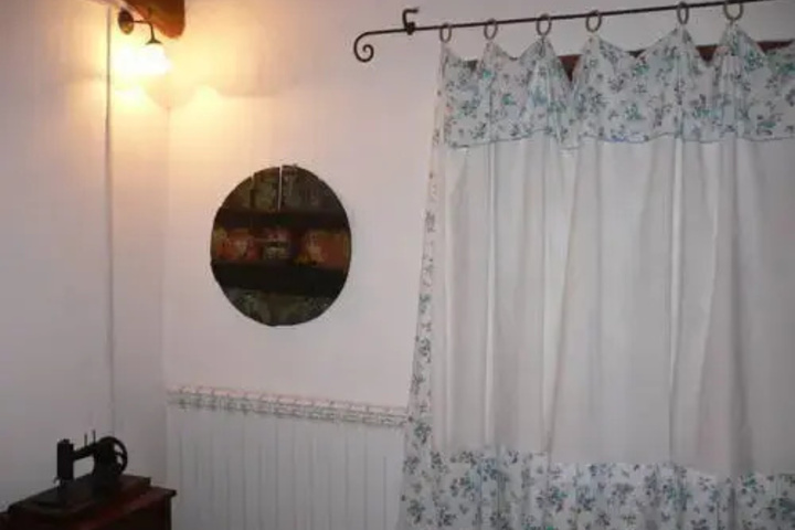 Room 6 of 7