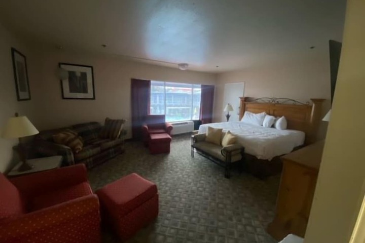 Room 13 of 24