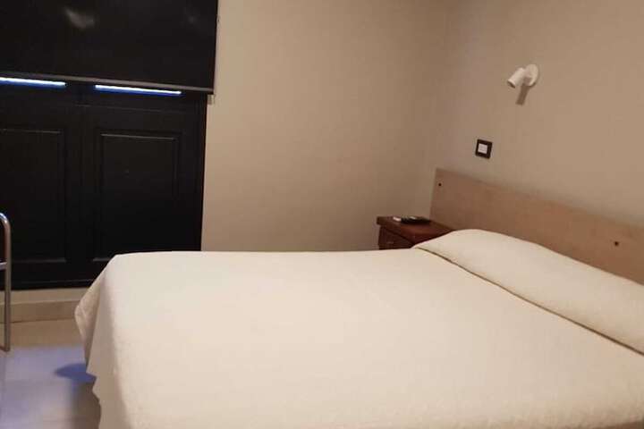 Room 4 of 13