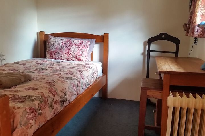 Room 6 of 61
