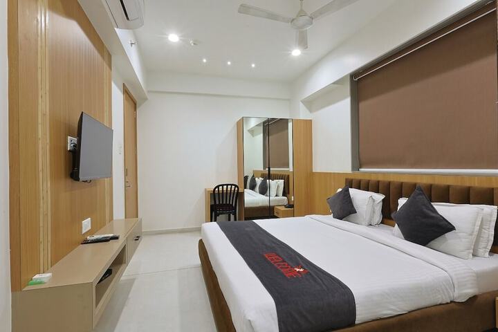 Room 2 of 14