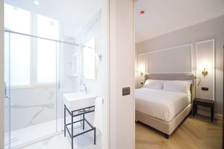 Room 34 of 47