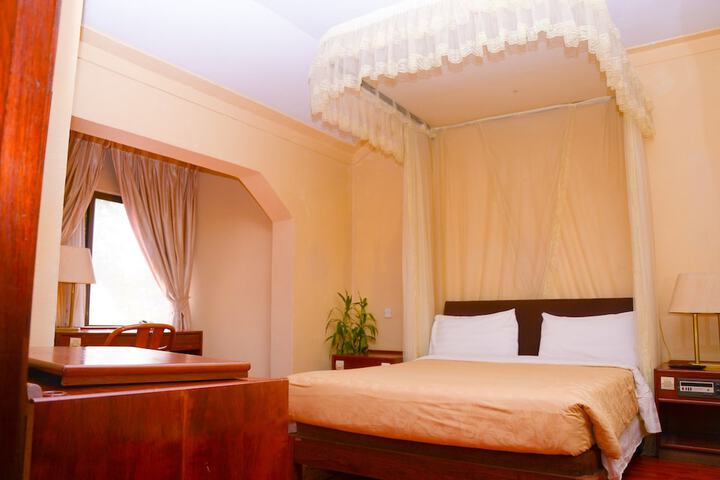 Room 7 of 56
