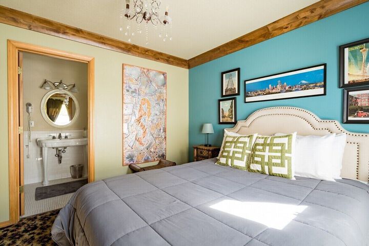 Room 36 of 60