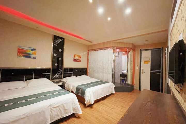 Classic Clock Hotel (Harbin Jiefang Street Branch)