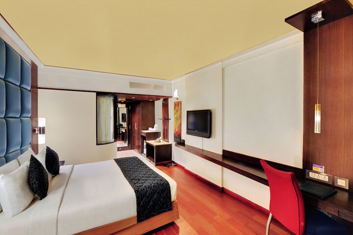 Room 5 of 42