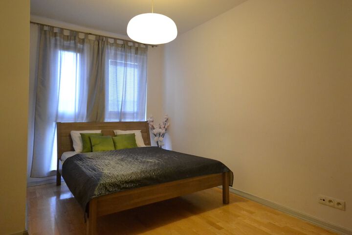 Room 4 of 38