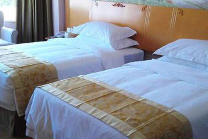 Room 3 of 10