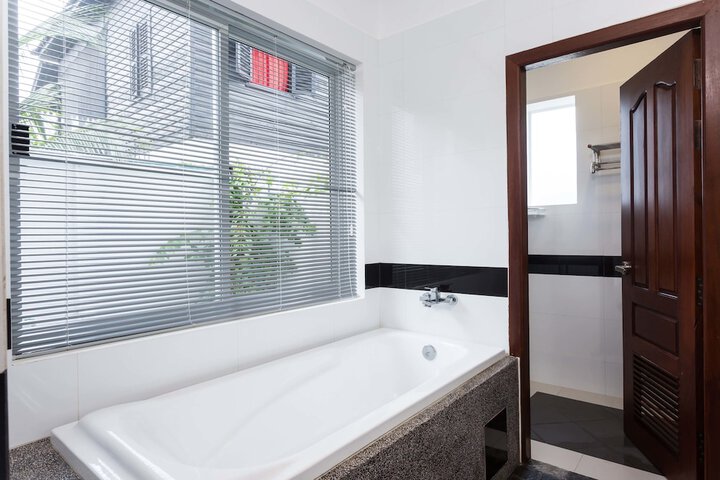 Room 32 of 67