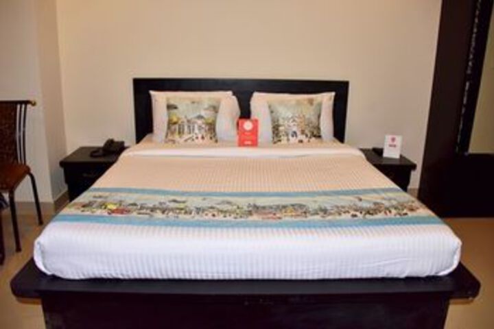 Room 6 of 25