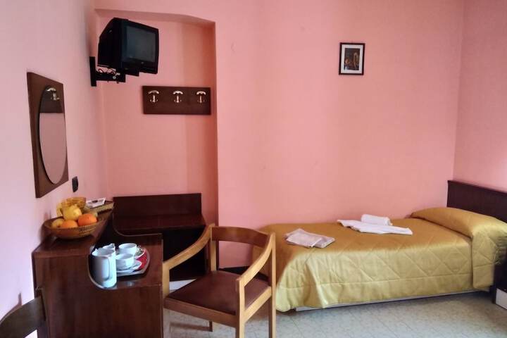 Room 6 of 54
