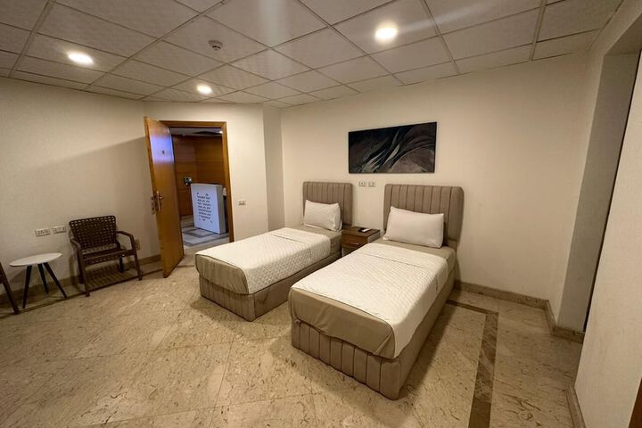 Room 27 of 46