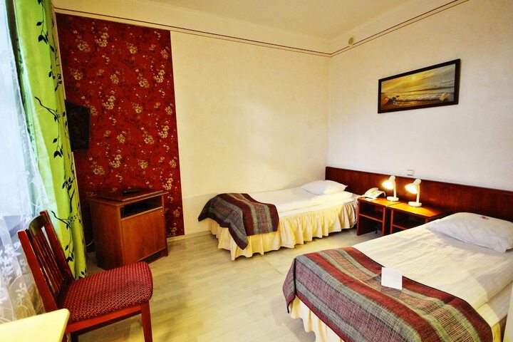 Room 14 of 66