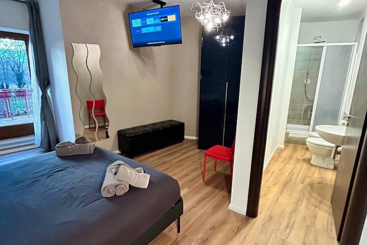 Room 11 of 29