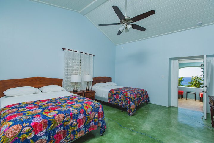 Room 2 of 65