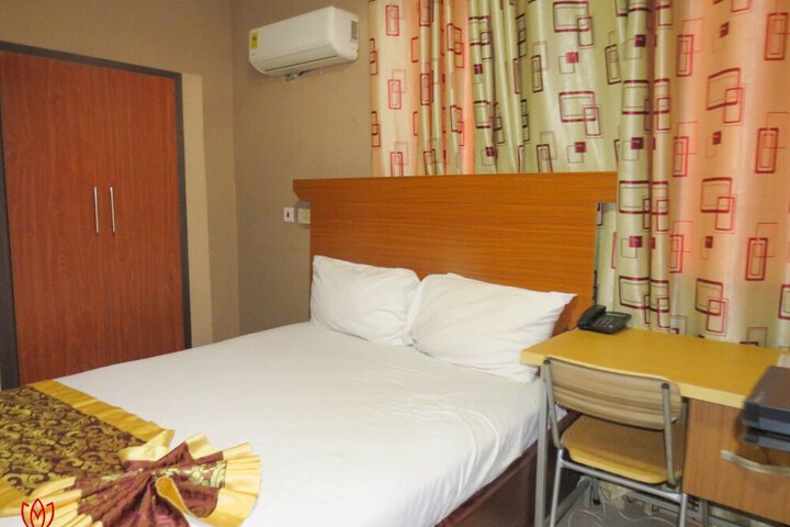 Room 56 of 119