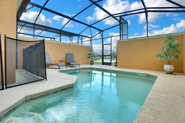 Pool 11 of 24