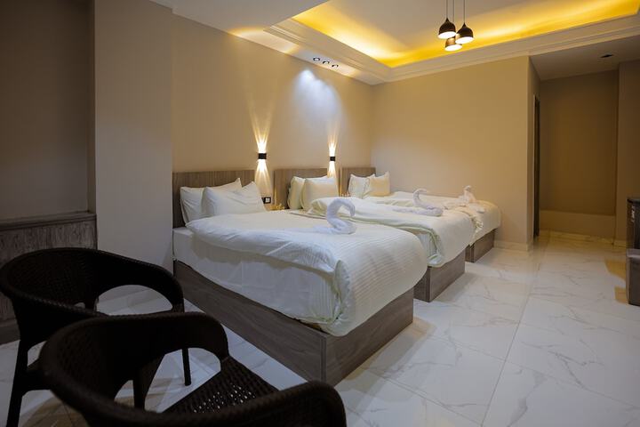 Room 14 of 33