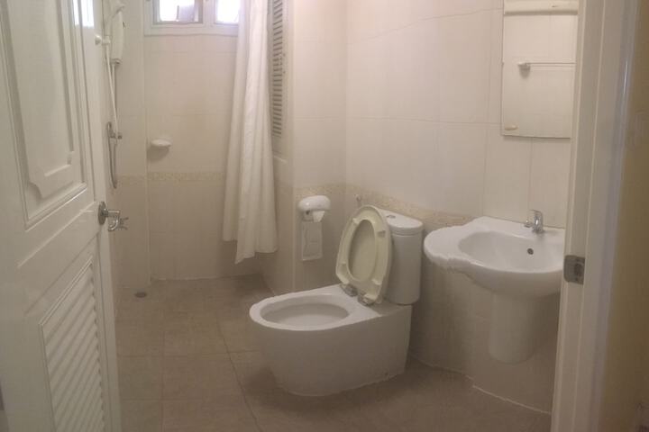 Room 44 of 86
