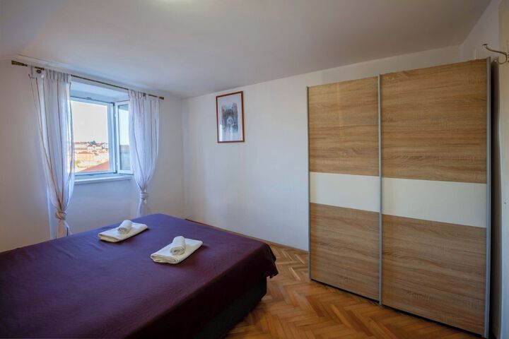 Room 6 of 41