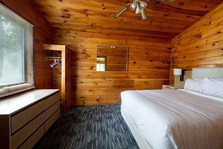 Room 46 of 324