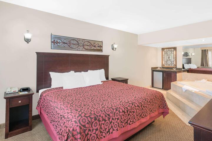 1 King Bed (7 of 8)