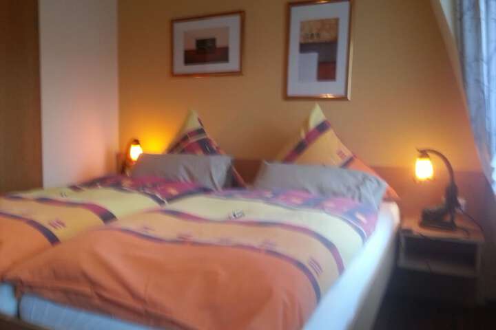 Room 2 of 65