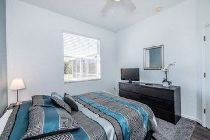 Room 12 of 26