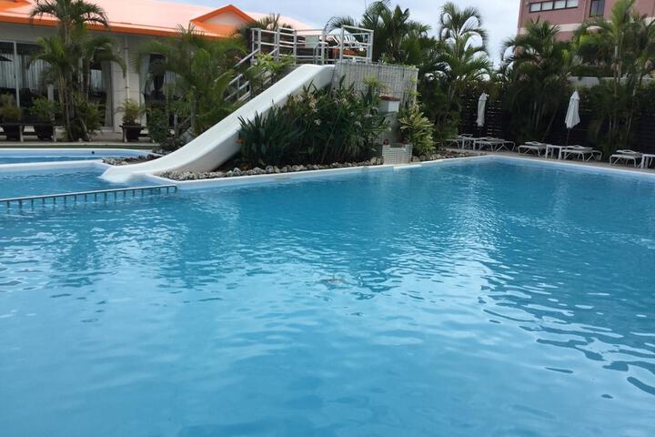 Pools & Facilities