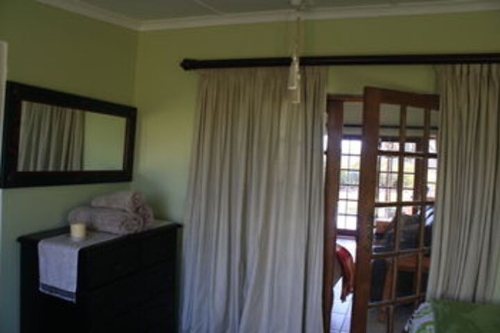 Room 10 of 27