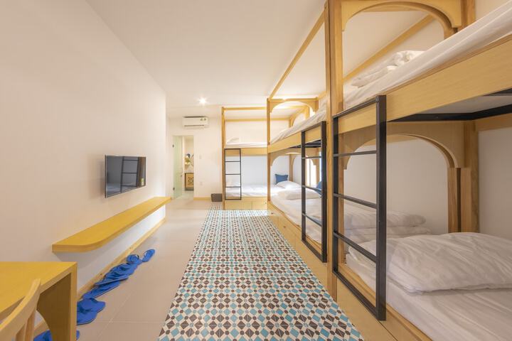 Room 15 of 46