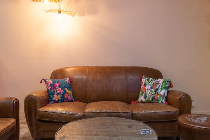 Lounge 111 of 209