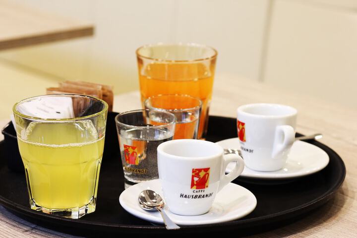 Breakfast/Coffee Service 24 of 34