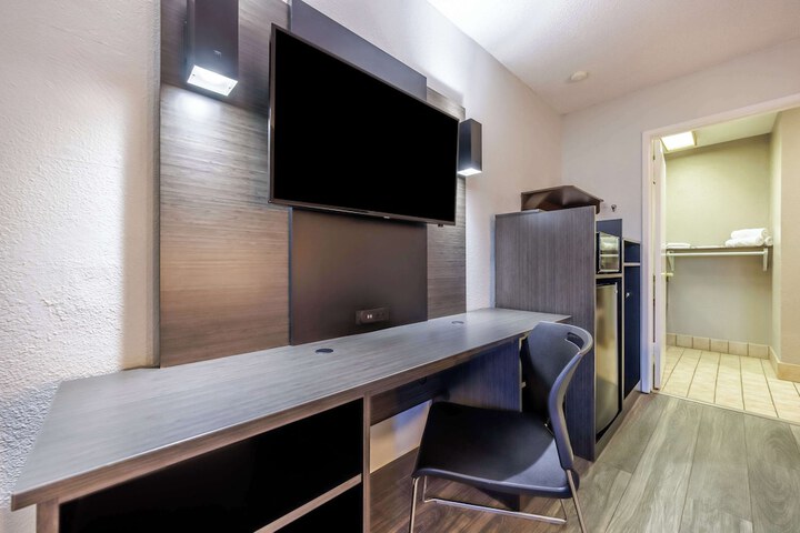 Room 12 of 29