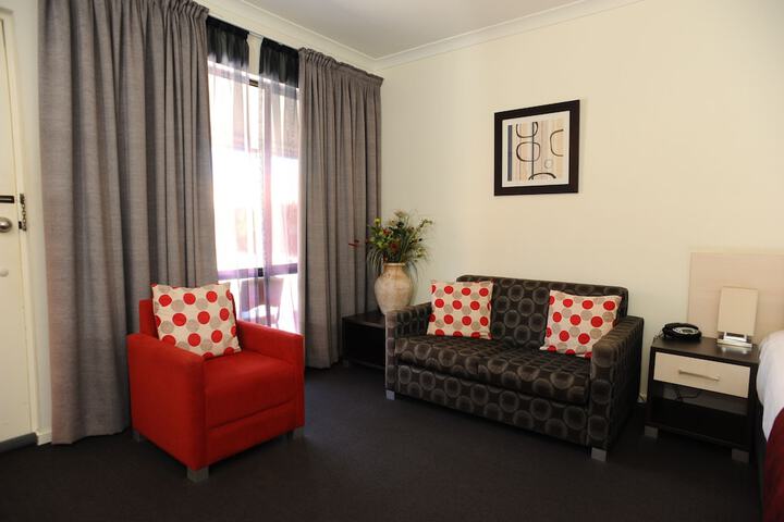 Room 8 of 75