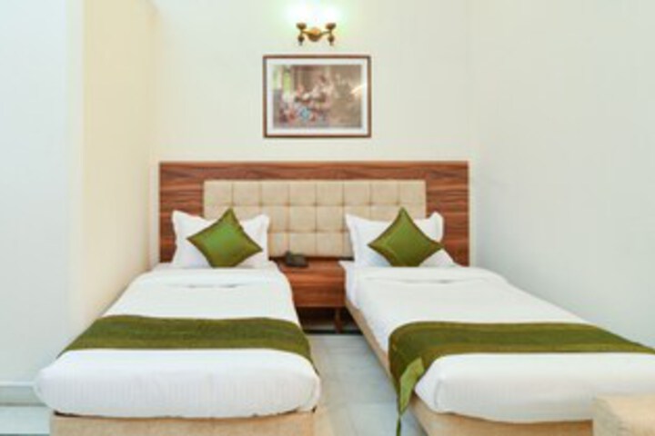 Room 18 of 29