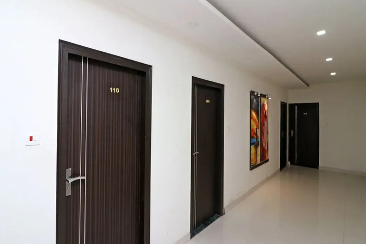 Room 14 of 16