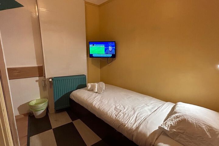 Room 61 of 86